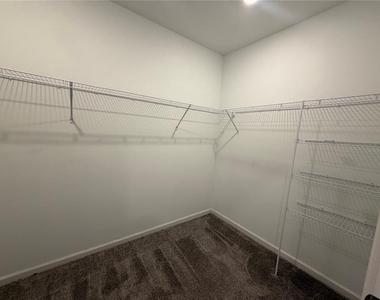537 Sea Turtle Lane - Photo Thumbnail 8