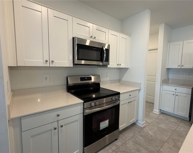 537 Sea Turtle Lane - Photo Thumbnail 2