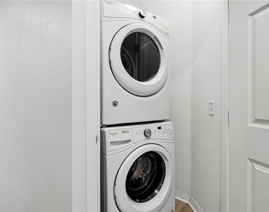 8901 Shine Drive - Photo Thumbnail 16