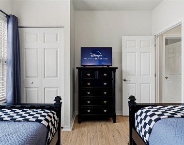 8901 Shine Drive - Photo Thumbnail 14