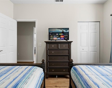 8901 Shine Drive - Photo Thumbnail 12