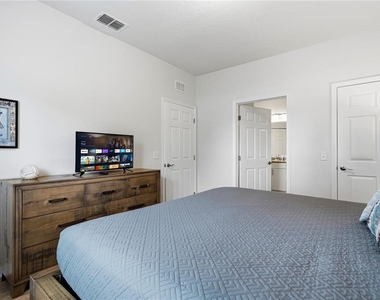 8901 Shine Drive - Photo Thumbnail 6