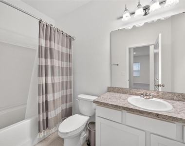 2222 Hemingway Circle - Photo Thumbnail 7