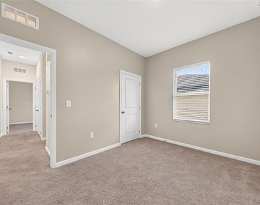 2222 Hemingway Circle - Photo Thumbnail 14