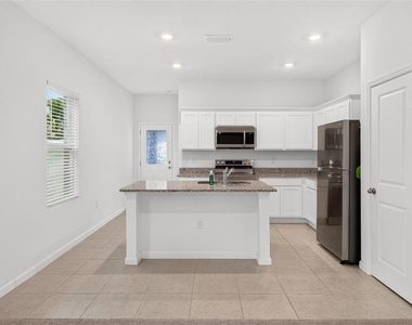 2222 Hemingway Circle - Photo Thumbnail 5