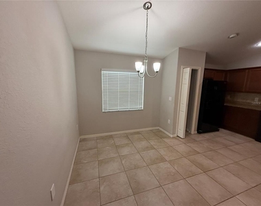 1935 Bretton Ridge Drive - Photo Thumbnail 2