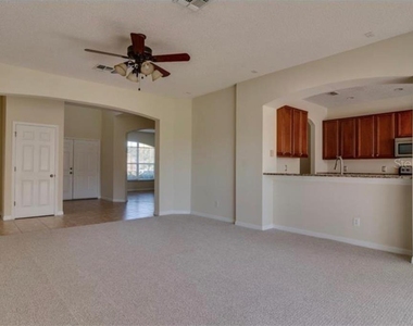 10080 Savannah Bluff Lane - Photo Thumbnail 6