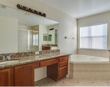 10080 Savannah Bluff Lane - Photo Thumbnail 13