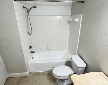 712 Secret Harbor Lane - Photo Thumbnail 20