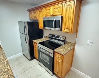 712 Secret Harbor Lane - Photo Thumbnail 10
