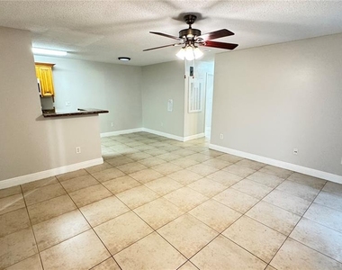 712 Secret Harbor Lane - Photo Thumbnail 7