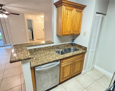 712 Secret Harbor Lane - Photo Thumbnail 9
