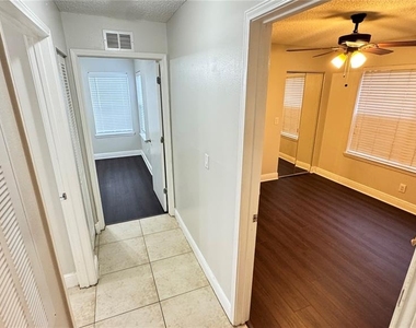 712 Secret Harbor Lane - Photo Thumbnail 11