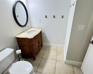 712 Secret Harbor Lane - Photo Thumbnail 21