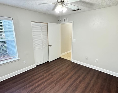 712 Secret Harbor Lane - Photo Thumbnail 13