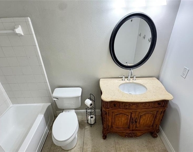 712 Secret Harbor Lane - Photo Thumbnail 19