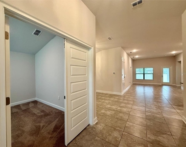 132 Bergamot Loop - Photo Thumbnail 3