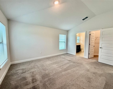 132 Bergamot Loop - Photo Thumbnail 7