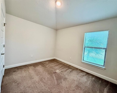 132 Bergamot Loop - Photo Thumbnail 11