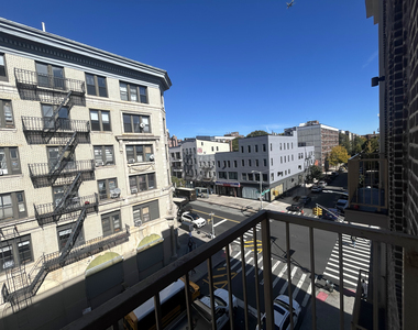 85 Graham Avenue - Photo Thumbnail 6