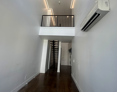 85 Graham Avenue - Photo Thumbnail 3