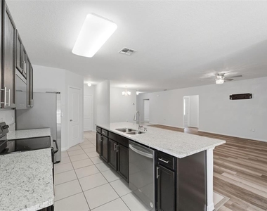 526 Safe Harbor Drive - Photo Thumbnail 13