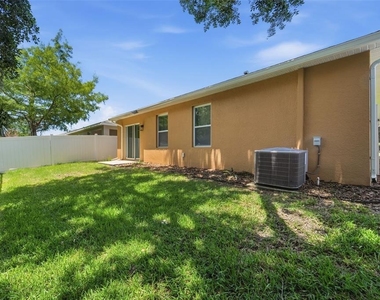 526 Safe Harbor Drive - Photo Thumbnail 6