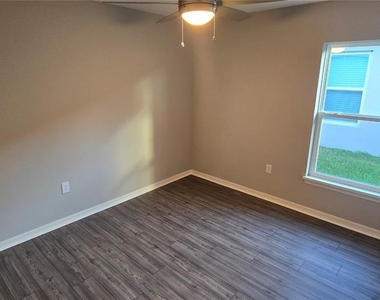 725 Bayside Boulevard - Photo Thumbnail 15