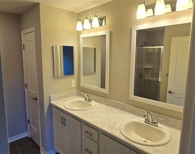 725 Bayside Boulevard - Photo Thumbnail 21