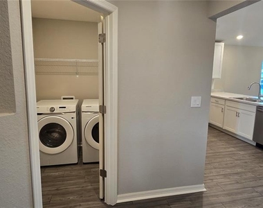 725 Bayside Boulevard - Photo Thumbnail 10