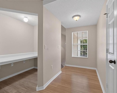 10000 Sw 52nd Avenue - Photo Thumbnail 3