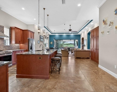 169 Aspen Way - Photo Thumbnail 7