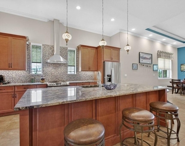 169 Aspen Way - Photo Thumbnail 8