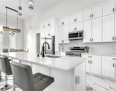 42 Forest Hill Drive - Photo Thumbnail 17