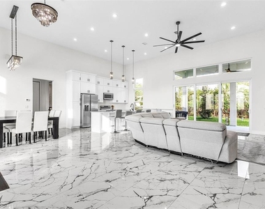 42 Forest Hill Drive - Photo Thumbnail 6