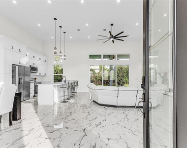 42 Forest Hill Drive - Photo Thumbnail 9
