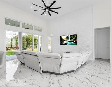 42 Forest Hill Drive - Photo Thumbnail 11
