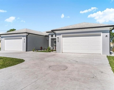 122 Coral Reef Court N - Photo Thumbnail 2