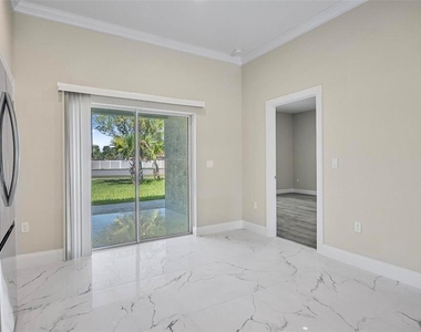 122 Coral Reef Court N - Photo Thumbnail 18