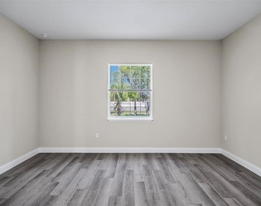 122 Coral Reef Court N - Photo Thumbnail 24