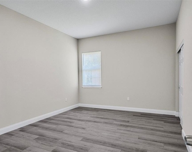 122 Coral Reef Court N - Photo Thumbnail 34