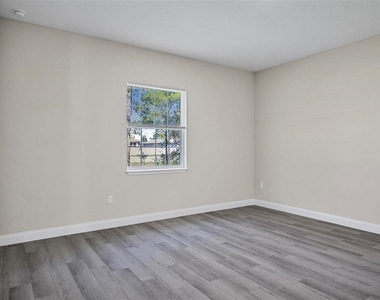 122 Coral Reef Court N - Photo Thumbnail 19