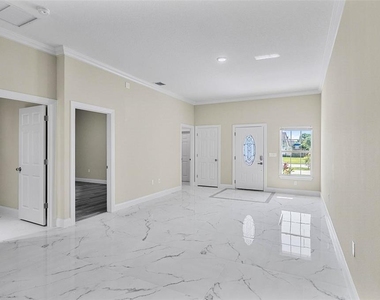 122 Coral Reef Court N - Photo Thumbnail 7