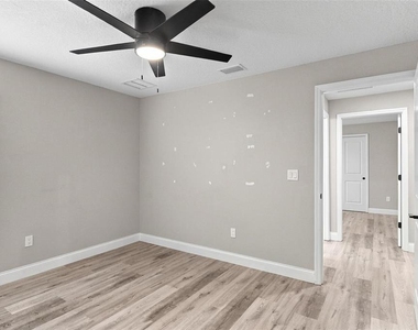 9 Empire Lane - Photo Thumbnail 32