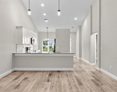 9 Empire Lane - Photo Thumbnail 12