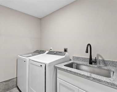 9 Empire Lane - Photo Thumbnail 35