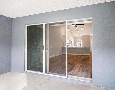 9 Empire Lane - Photo Thumbnail 38