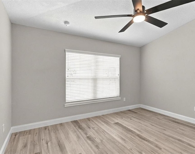 9 Empire Lane - Photo Thumbnail 25