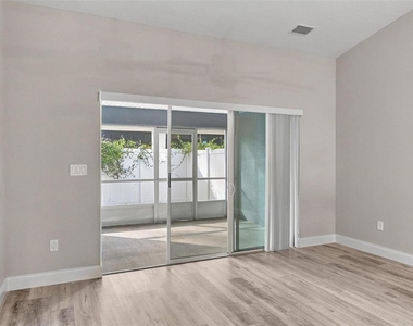 9 Empire Lane - Photo Thumbnail 36