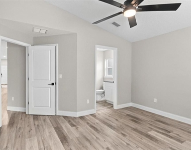 9 Empire Lane - Photo Thumbnail 23